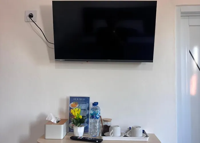 Ej House *